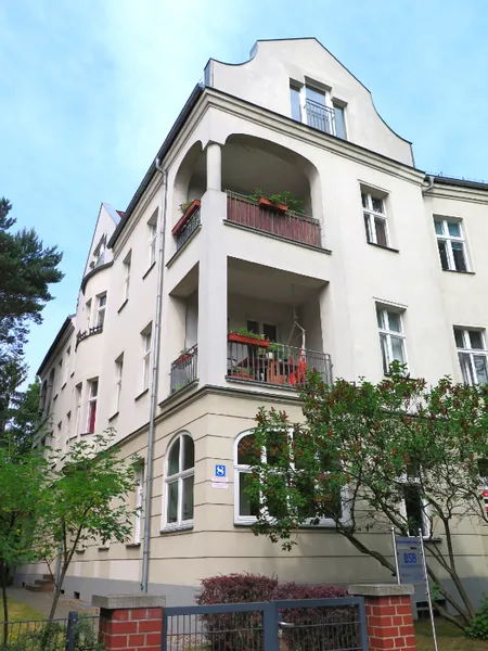 Schöner familienfreundlicher Altbaucharme in Toplage — photo 1